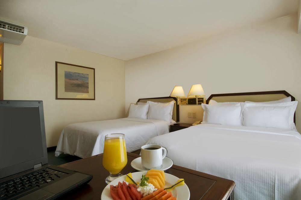 Fiesta Inn Ciudad Juarez Ngoại thất bức ảnh